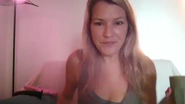 Snapshot of Pxetiteblonde1 chatting on 01-08-26, 11:23 Pxetiteblonde1 online show from 01-08-26, 11:23