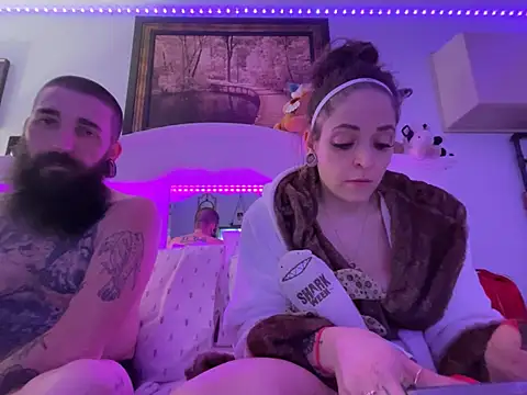 Snapshot of aria_lee1987 chatting on 02-13-26, 04:08 aria lee1987 online show from 02-13-26, 04:08