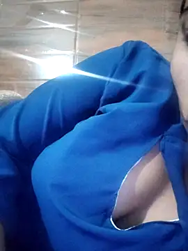 Snapshot of catstar143 chatting on 03-26-26, 07:41 catstar143 online show from 03-26-26, 07:41