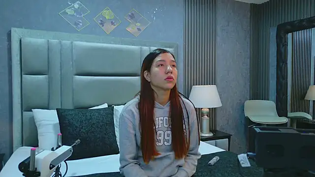 VioletFroost online show from 01-10-26, 07:37