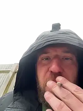 Snapshot of slutwifebbw chatting on 03-29-26, 05:46 slutwifebbw online show from 03-29-26, 05:46