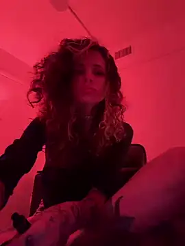 Snapshot of paranoidbimbo chatting on 03-04-26, 03:18 paranoidbimbo online show from 03-04-26, 03:18