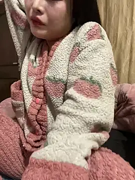 Snapshot of lealia699 chatting on 02-20-26, 07:54 lealia699 online show from 02-20-26, 07:54