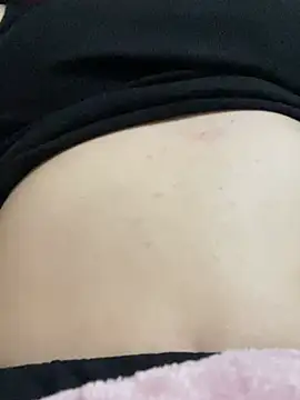 Snapshot of lealia699 chatting on 03-04-26, 03:40 lealia699 online show from 03-04-26, 03:40