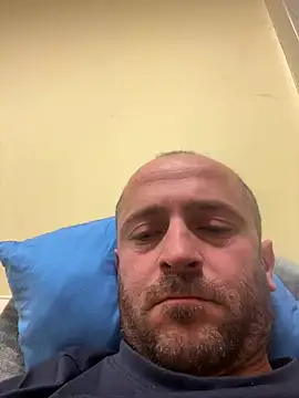 Snapshot of Majestik1 chatting on 02-28-26, 01:45 Majestik1 online show from 02-28-26, 01:45