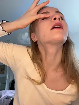 Snapshot of Sunny_Eve chatting on 03-11-26, 08:31 Sunny Eve online show from 03-11-26, 08:31