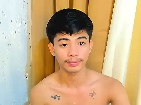 boynextdoor4uX online show from 01-08-26, 04:42