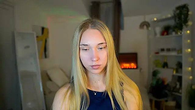 MilaBunny2000 online show from 02-13-26, 09:16