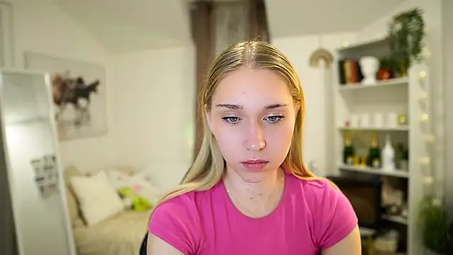 MilaBunny2000 online show from 03-13-26, 09:27