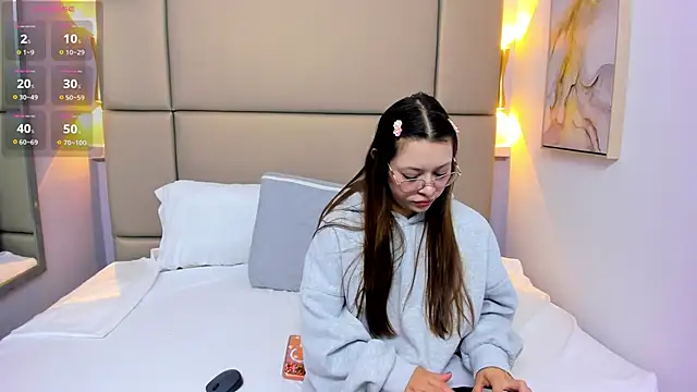 lanna 18  online show from 02-13-26, 12:01