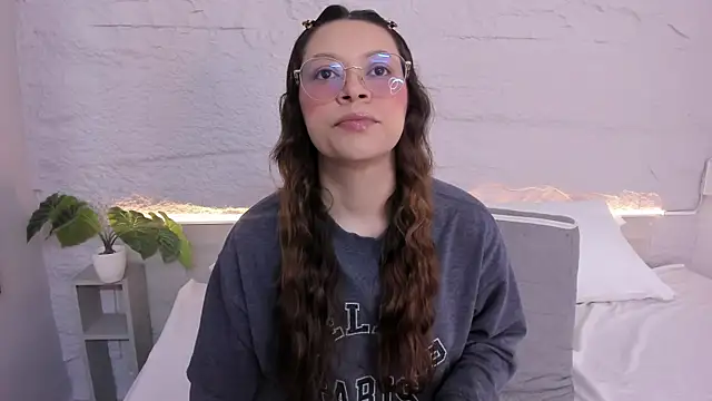 lanna 18  online show from 03-26-26, 11:49