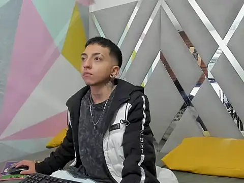 Mauro22  online show from 01-11-26, 03:39