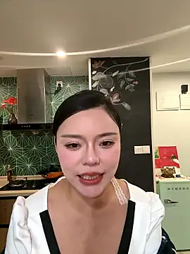 Snapshot of GB1135 chatting on 01-12-26, 01:49 GB1135 online show from 01-12-26, 01:49