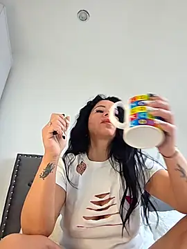 QueenMary80 online show from 01-13-26, 10:20