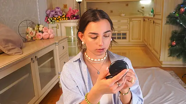 MinnaShummon online show from 01-10-26, 10:17