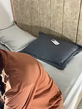 Snapshot of JessyRay_ chatting on 02-09-26, 08:35 JessyRay online show from 02-09-26, 08:35