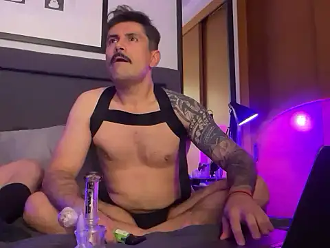 Snapshot of LukasMackenna chatting on 04-03-26, 03:15 LukasMackenna online show from 04-03-26, 03:15