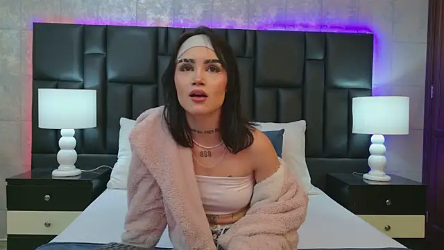 LunaBloomm online show from 01-07-26, 11:40