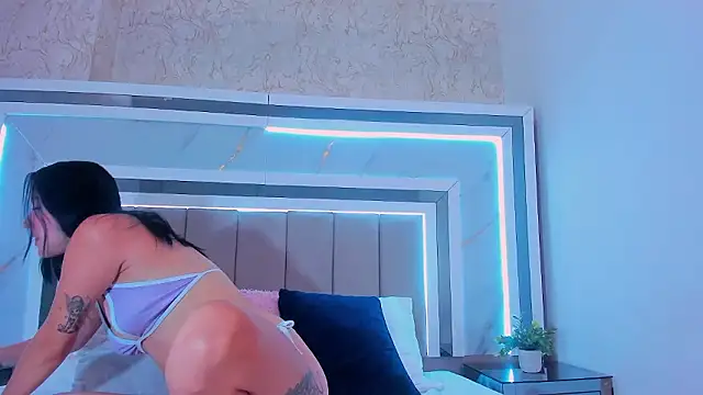 IsaBlue online show from 02-11-26, 02:11