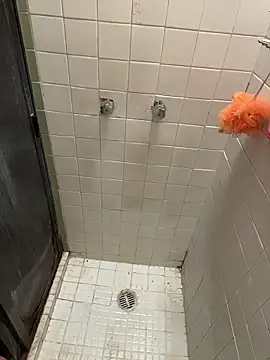 Snapshot of wolfbucker chatting on 01-13-26, 07:30 wolfbucker online show from 01-13-26, 07:30