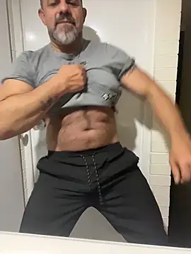 Snapshot of wolfbucker chatting on 01-15-26, 06:18 wolfbucker online show from 01-15-26, 06:18