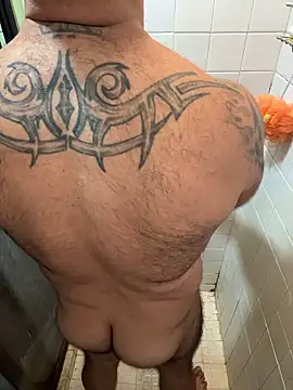 Snapshot of wolfbucker chatting on 01-15-26, 07:39 wolfbucker online show from 01-15-26, 07:39