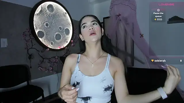 Snapshot of Luna__02 chatting on 03-07-26, 11:40 Luna 02 online show from 03-07-26, 11:40