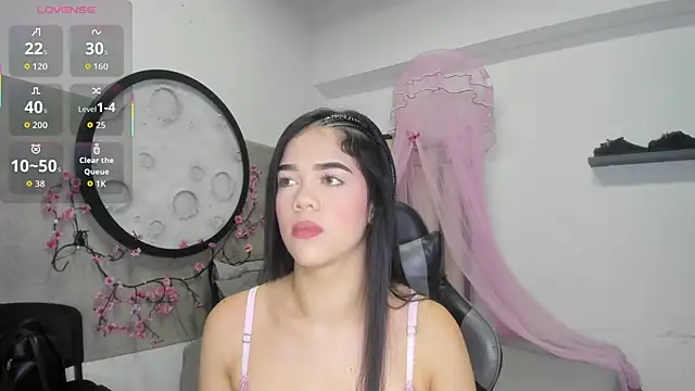 Snapshot of Luna__02 chatting on 03-17-26, 11:46 Luna 02 online show from 03-17-26, 11:46