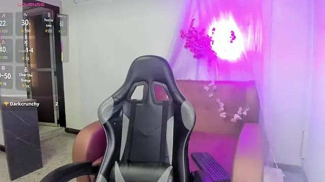 Snapshot of Luna__02 chatting on 03-24-26, 11:26 Luna 02 online show from 03-24-26, 11:26