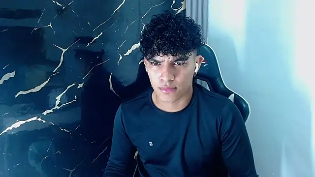 jamescurly00 online show from 02-04-26, 07:14