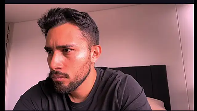 Snapshot of axell_torrez chatting on 01-13-26, 08:25 axell torrez online show from 01-13-26, 08:25