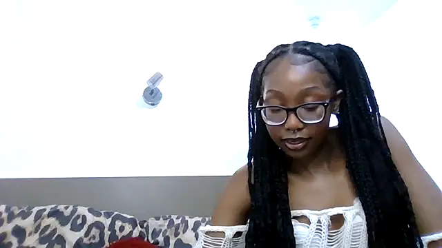 LolaUrFavGirlxxx online show from 01-11-26, 10:59