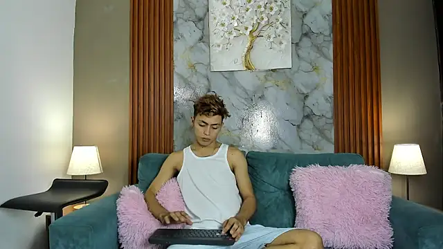 Snapshot of AVENGER_BOYS2026 chatting on 03-02-26, 07:32 AVENGER BOYS2026 online show from 03-02-26, 07:32