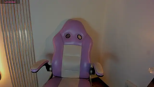 Iamcami  online show from 02-18-26, 07:10