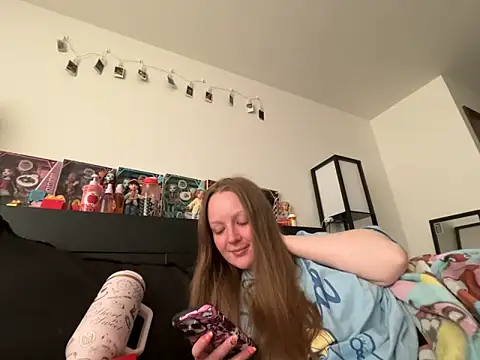 Snapshot of prettygirltracy_12 chatting on 01-06-26, 07:39 prettygirltracy 12 online show from 01-06-26, 07:39