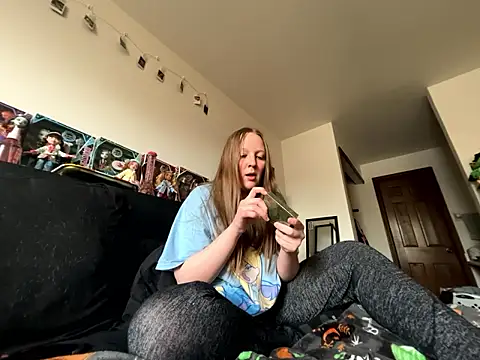 Snapshot of prettygirltracy_12 chatting on 01-11-26, 09:31 prettygirltracy 12 online show from 01-11-26, 09:31