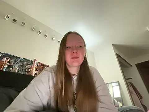 Snapshot of prettygirltracy_12 chatting on 02-01-26, 11:53 prettygirltracy 12 online show from 02-01-26, 11:53