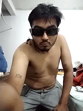 Snapshot of Huevosdtoro chatting on 01-06-26, 06:39 Huevosdtoro online show from 01-06-26, 06:39