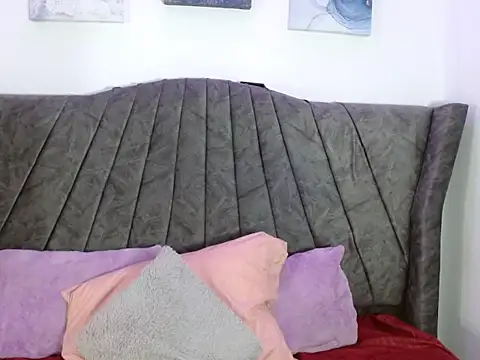 Snapshot of Angel_adrien chatting on 02-05-26, 01:16 Angel adrien online show from 02-05-26, 01:16