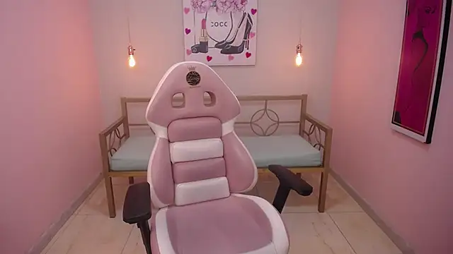 Snapshot of Adri_gomez_x chatting on 02-14-26, 11:40 Adri gomez x online show from 02-14-26, 11:40