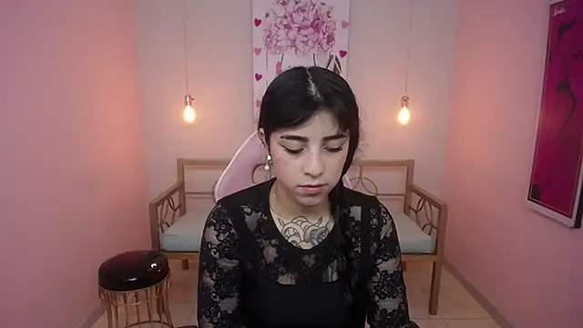 Snapshot of Adri_gomez_x chatting on 02-21-26, 12:17 Adri gomez x online show from 02-21-26, 12:17