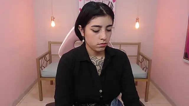 Snapshot of Adri_gomez_x chatting on 03-03-26, 12:22 Adri gomez x online show from 03-03-26, 12:22