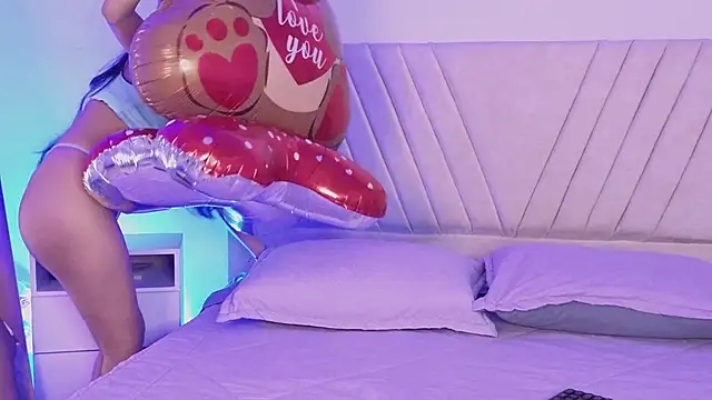 DulceRouss  online show from 02-15-26, 03:09