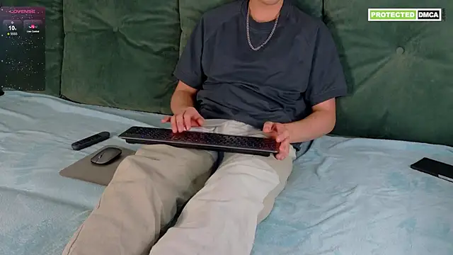 Snapshot of Ethann_top chatting on 01-11-26, 06:24 Ethann top online show from 01-11-26, 06:24