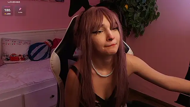 Lily  Loo online show from 01-11-26, 05:07