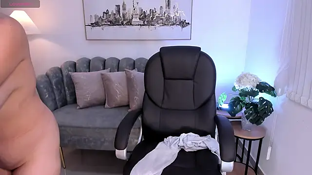 Snapshot of thiara_scarlet_ chatting on 02-24-26, 08:18 thiara scarlet online show from 02-24-26, 08:18