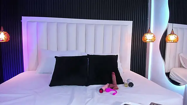 Snapshot of FireDollx chatting on 02-06-26, 04:06 FireDollx online show from 02-06-26, 04:06