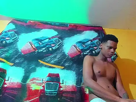 Snapshot of aunstin_mohamme chatting on 02-10-26, 04:38 aunstin mohamme online show from 02-10-26, 04:38