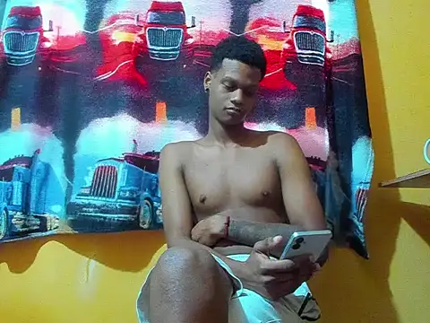 Snapshot of aunstin_mohamme chatting on 02-10-26, 04:44 aunstin mohamme online show from 02-10-26, 04:44