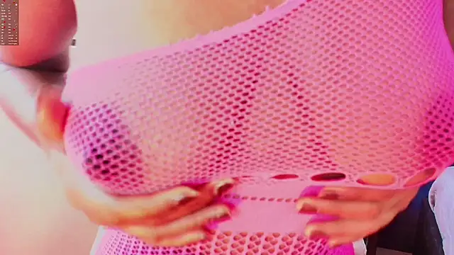 Snapshot of Ellie-Alves chatting on 01-15-26, 12:54 Ellie-Alves online show from 01-15-26, 12:54